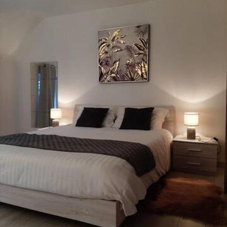 Maison De Campagne En Pierre Bleue-Wifi Et Parking Bousignies-sur-Roc Экстерьер фото