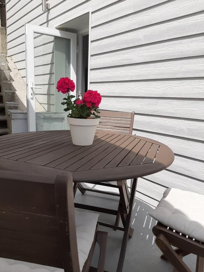 Maison De Campagne En Pierre Bleue-Wifi Et Parking Bousignies-sur-Roc Экстерьер фото